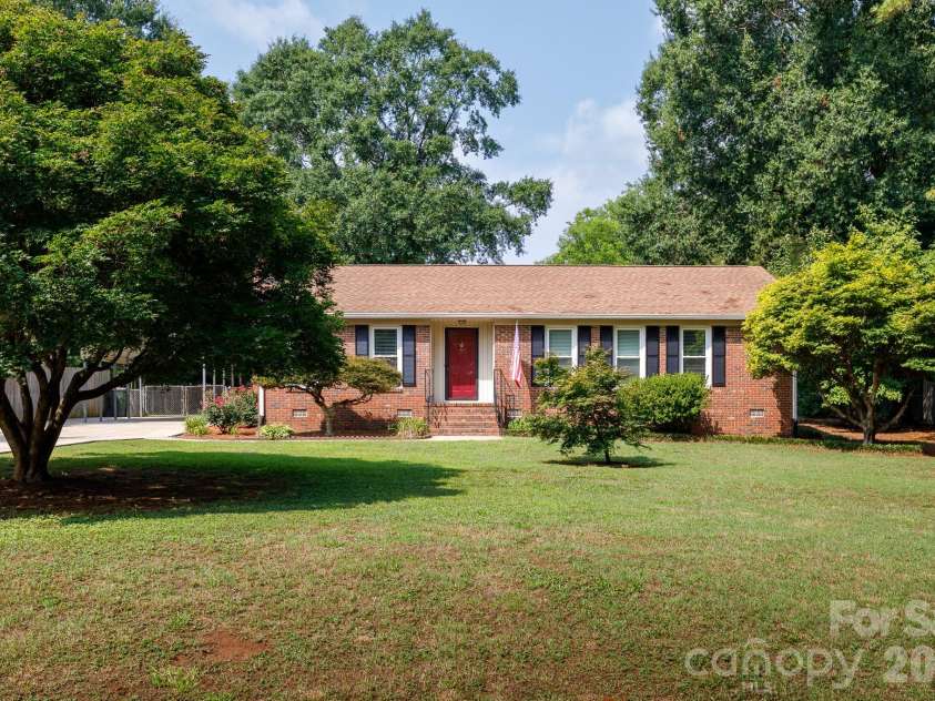 1667 Heatherhill Road, Rock Hill, SC 29732.  MLS# CAR4408660, YatesRealty ID 40545. 