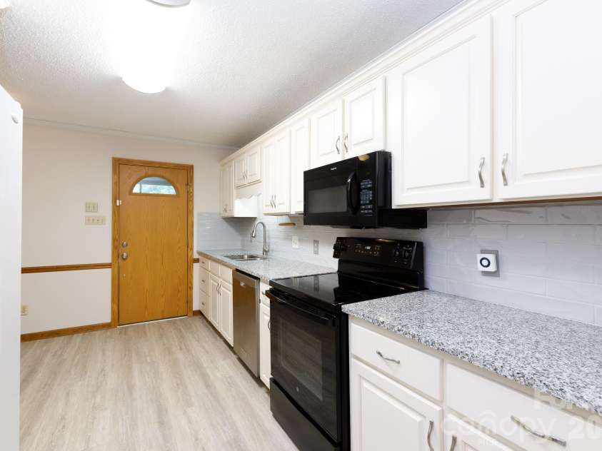 1667 Heatherhill Road, Rock Hill, SC 29732.  MLS# CAR4408660, YatesRealty ID 40545. 