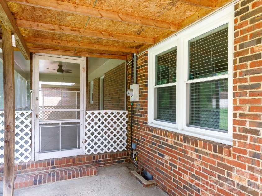 1667 Heatherhill Road, Rock Hill, SC 29732.  MLS# CAR4408660, YatesRealty ID 40545. 