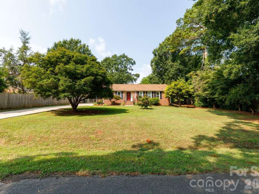 1667 Heatherhill Road, Rock Hill, SC 29732.  MLS# CAR4408660, YatesRealty ID 40545. 