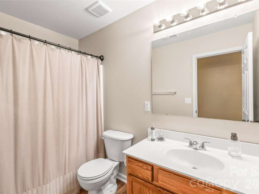 251 Summit Park Court, Kannapolis, NC 28083.  MLS# CAR4399190, YatesRealty ID 40546. Bathroom 2