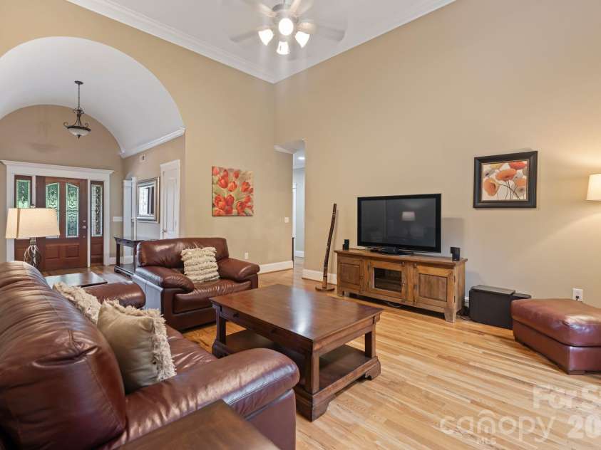 138 Fox Hunt Drive, Mooresville, NC 28117.  MLS# CAR4401628, YatesRealty ID 40547. 