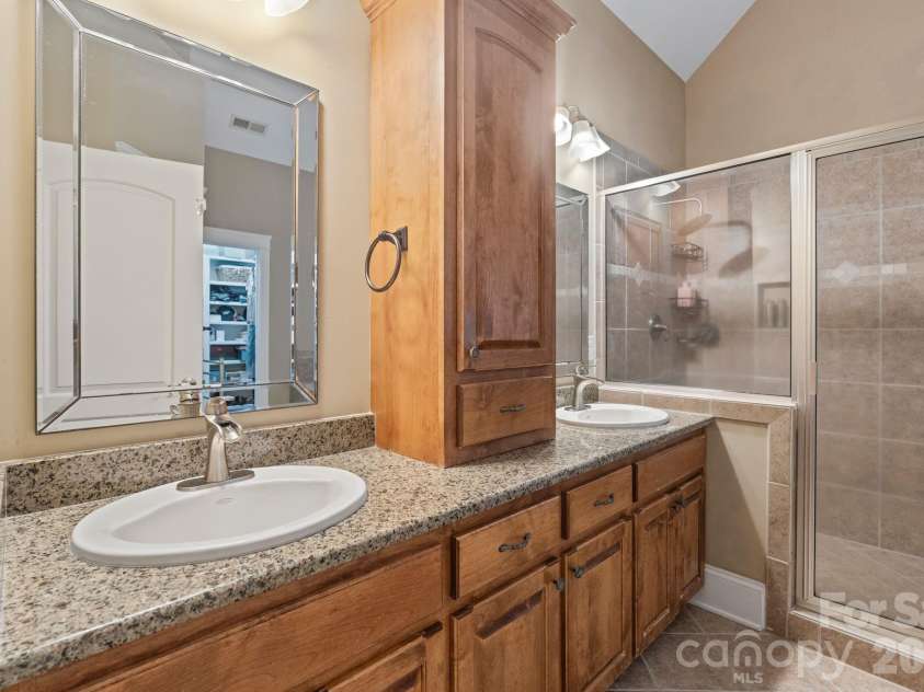 138 Fox Hunt Drive, Mooresville, NC 28117.  MLS# CAR4401628, YatesRealty ID 40547. 