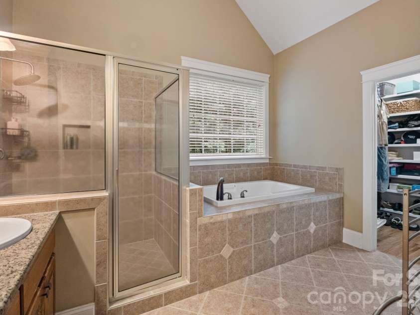 138 Fox Hunt Drive, Mooresville, NC 28117.  MLS# CAR4401628, YatesRealty ID 40547. 