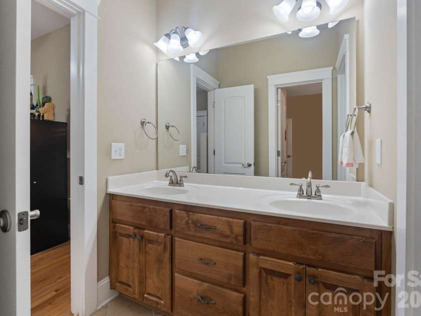 138 Fox Hunt Drive, Mooresville, NC 28117.  MLS# CAR4401628, YatesRealty ID 40547. 