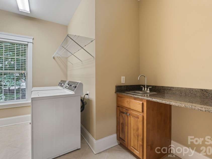 138 Fox Hunt Drive, Mooresville, NC 28117.  MLS# CAR4401628, YatesRealty ID 40547. 
