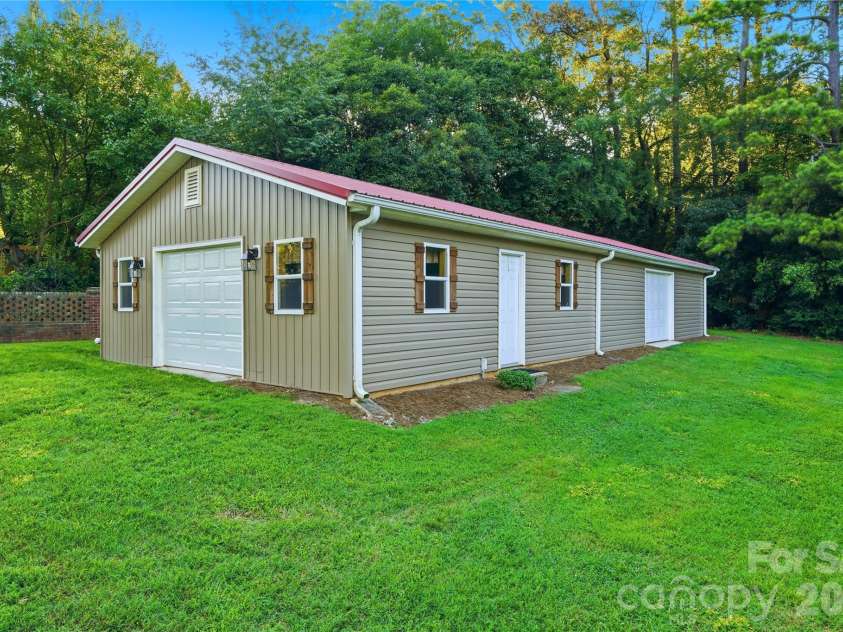 1905 Stokes Ferry Road, Salisbury, NC 28146.  MLS# CAR4404046, YatesRealty ID 40548. 