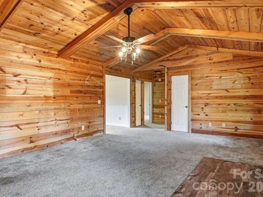 1905 Stokes Ferry Road, Salisbury, NC 28146.  MLS# CAR4404046, YatesRealty ID 40548. Great Room
