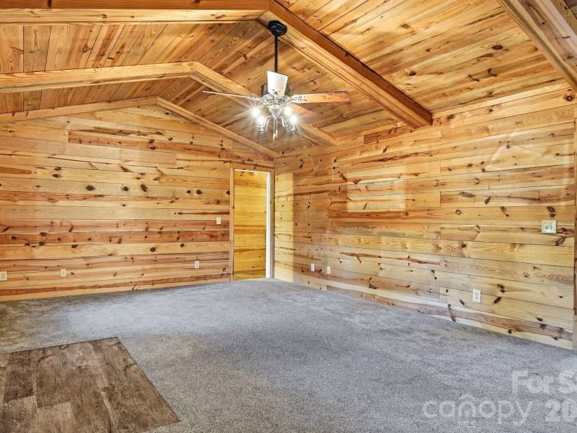 1905 Stokes Ferry Road, Salisbury, NC 28146.  MLS# CAR4404046, YatesRealty ID 40548. Great Room