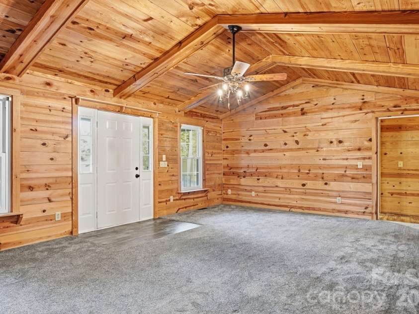 1905 Stokes Ferry Road, Salisbury, NC 28146.  MLS# CAR4404046, YatesRealty ID 40548. Greatroom