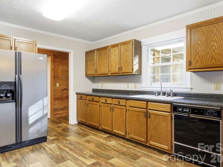 1905 Stokes Ferry Road, Salisbury, NC 28146.  MLS# CAR4404046, YatesRealty ID 40548. Kitchen