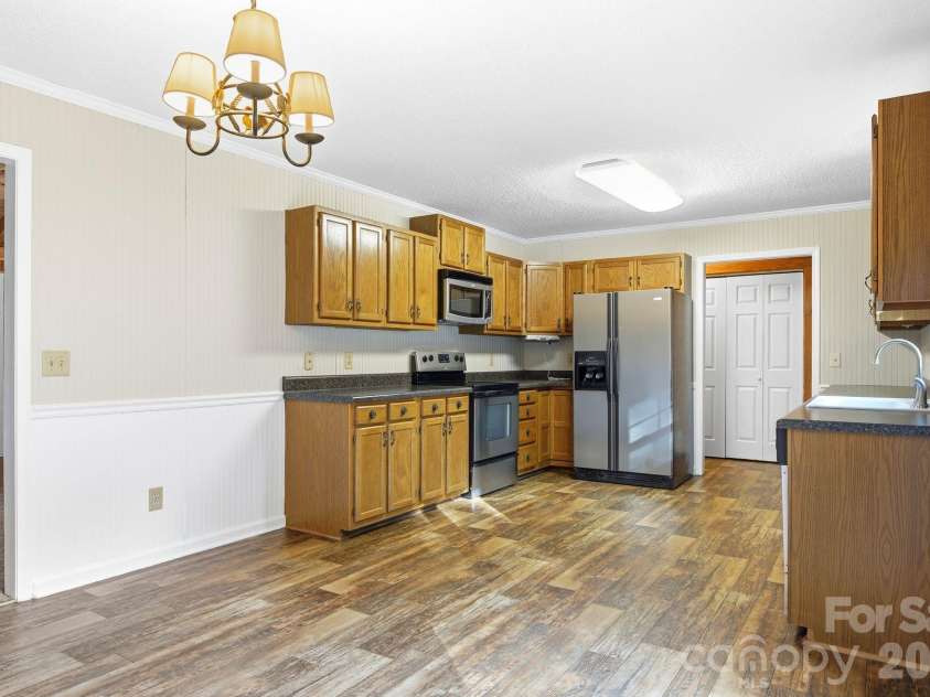 1905 Stokes Ferry Road, Salisbury, NC 28146.  MLS# CAR4404046, YatesRealty ID 40548. Kitchen