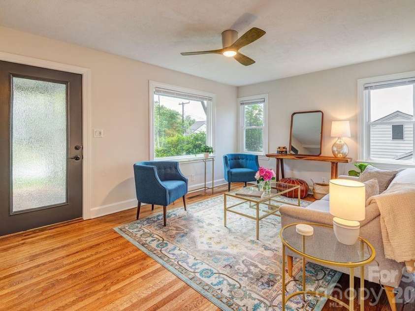 78 Morris Street, Asheville, NC 28806.  MLS# CAR4402363, YatesRealty ID 40549. Bright & open with picture window