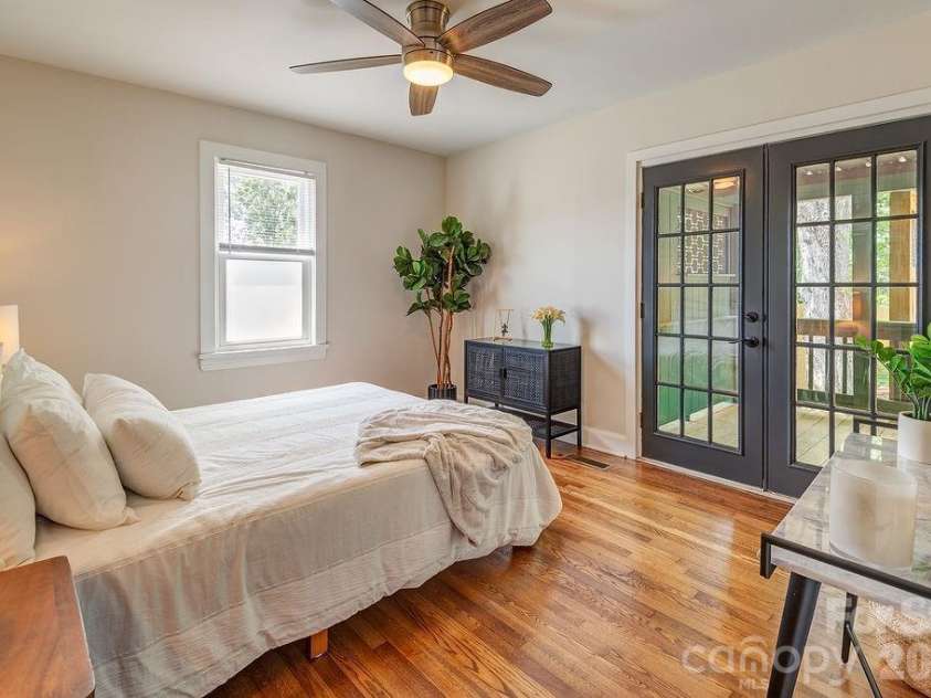 78 Morris Street, Asheville, NC 28806.  MLS# CAR4402363, YatesRealty ID 40549. Bright Primary Bedroom