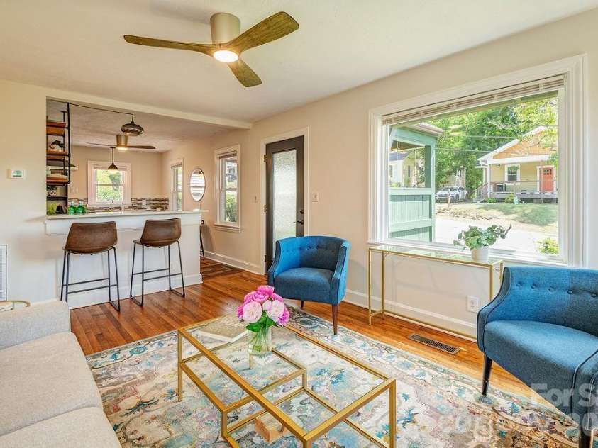 78 Morris Street, Asheville, NC 28806.  MLS# CAR4402363, YatesRealty ID 40549. Open concept