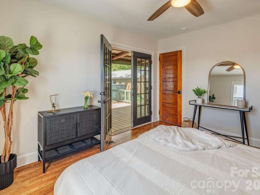 78 Morris Street, Asheville, NC 28806.  MLS# CAR4402363, YatesRealty ID 40549. Primary bedroom with large closet