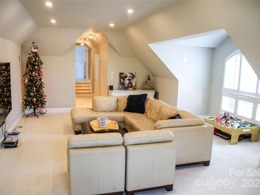 17048 Jetton Road, Cornelius, NC 28031.  MLS# CAR4230858, YatesRealty ID 4055. Bonus Room