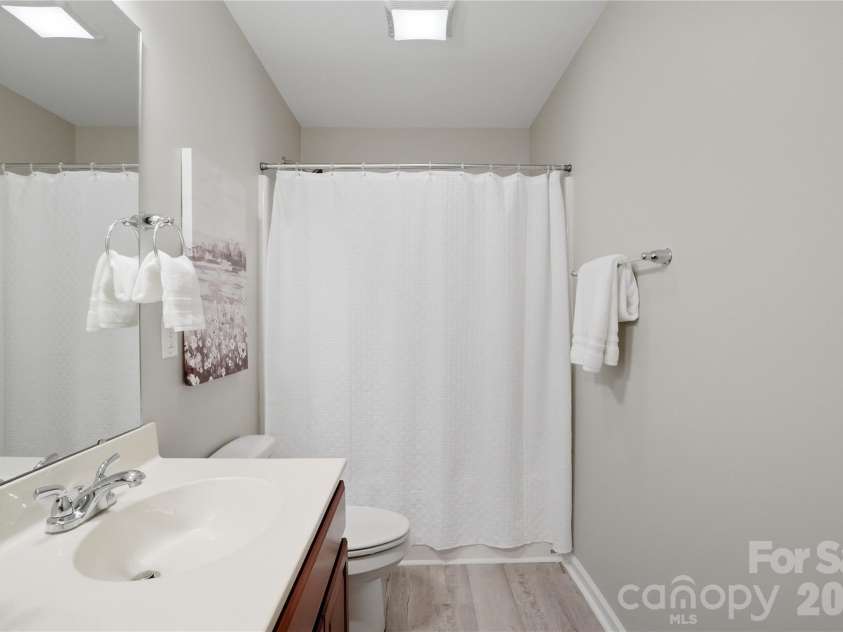 2365 Baxter Place, Concord, NC 28025.  MLS# CAR4307880, YatesRealty ID 4055. Hall Bath