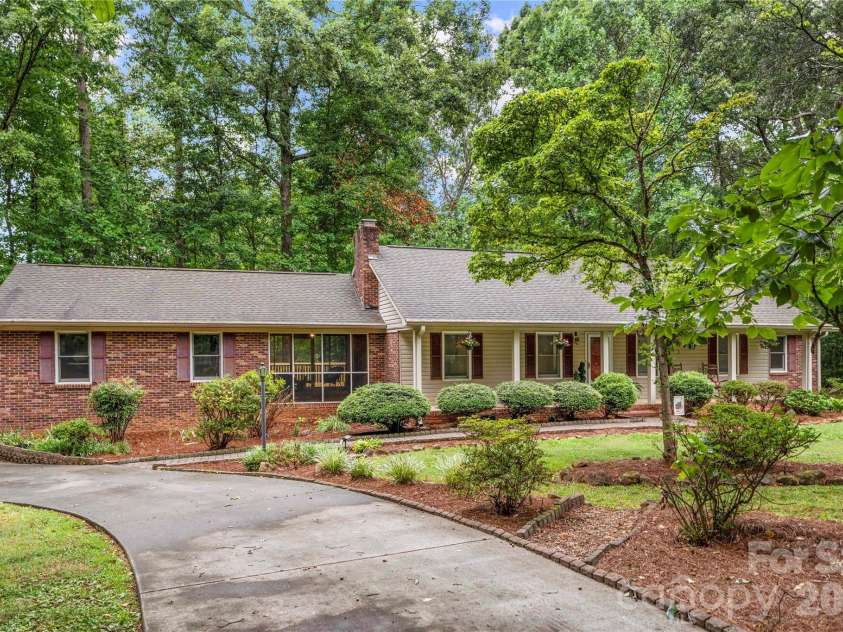 101 Magnolia Drive, Mount Holly, NC 28120.  MLS# CAR4407212, YatesRealty ID 40550. 