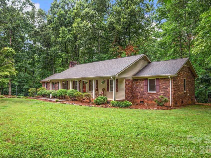101 Magnolia Drive, Mount Holly, NC 28120.  MLS# CAR4407212, YatesRealty ID 40550. 