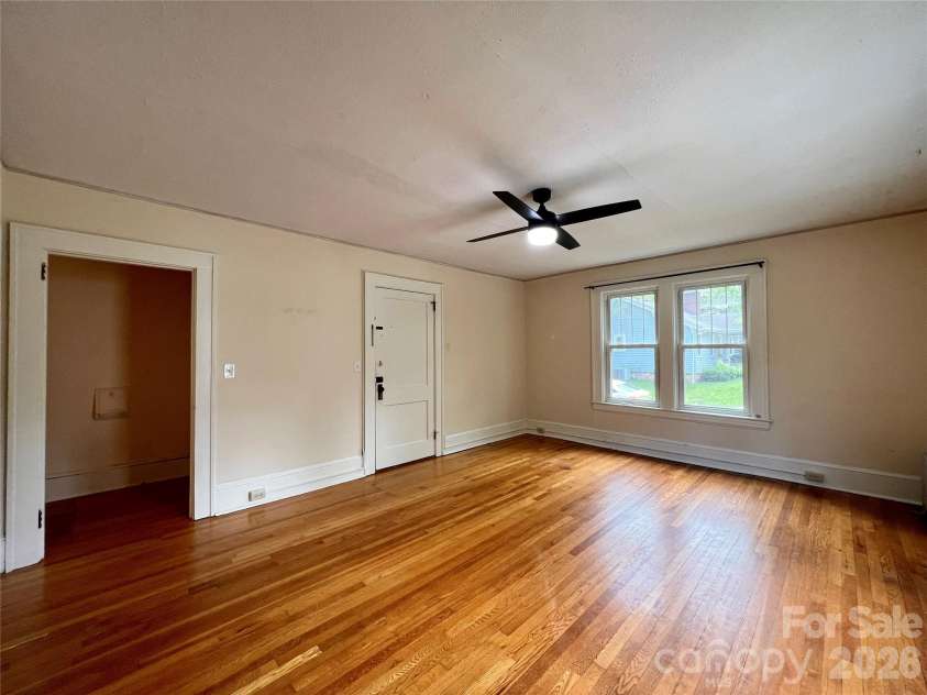 19 Saluda Street, Asheville, NC 28806.  MLS# CAR4405098, YatesRealty ID 40552. 