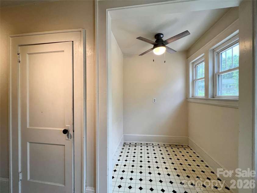 19 Saluda Street, Asheville, NC 28806.  MLS# CAR4405098, YatesRealty ID 40552. 