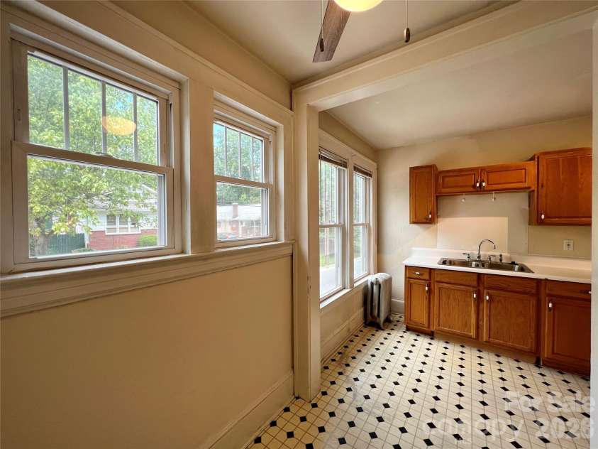 19 Saluda Street, Asheville, NC 28806.  MLS# CAR4405098, YatesRealty ID 40552. 