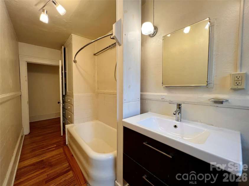 19 Saluda Street, Asheville, NC 28806.  MLS# CAR4405098, YatesRealty ID 40552. 