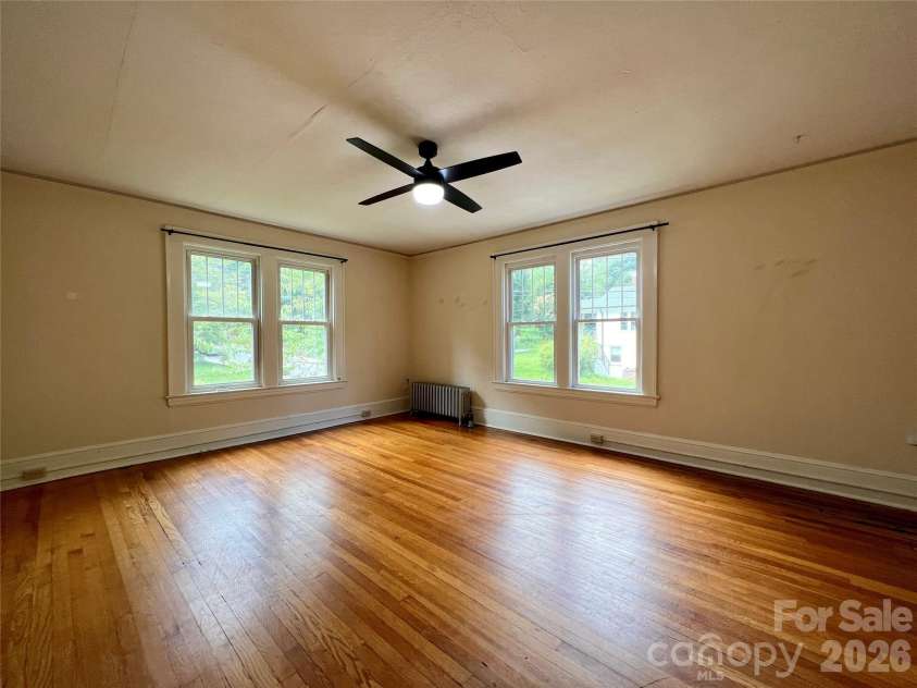 19 Saluda Street, Asheville, NC 28806.  MLS# CAR4405098, YatesRealty ID 40552. 