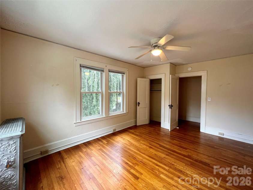19 Saluda Street, Asheville, NC 28806.  MLS# CAR4405098, YatesRealty ID 40552. 