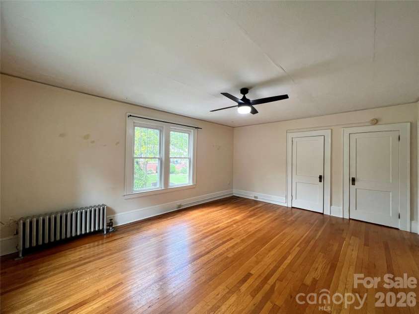 19 Saluda Street, Asheville, NC 28806.  MLS# CAR4405098, YatesRealty ID 40552. 