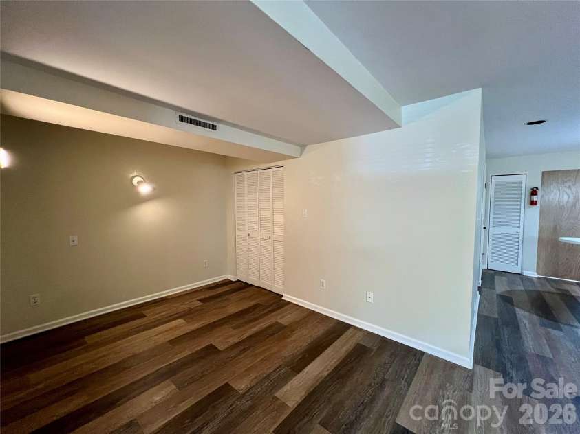 19 Saluda Street, Asheville, NC 28806.  MLS# CAR4405098, YatesRealty ID 40552. 