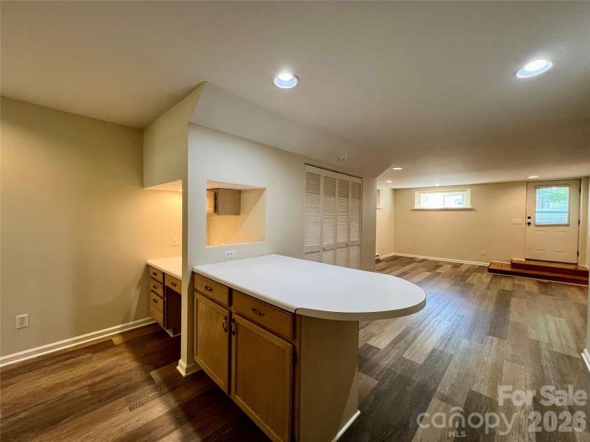 19 Saluda Street, Asheville, NC 28806.  MLS# CAR4405098, YatesRealty ID 40552. 