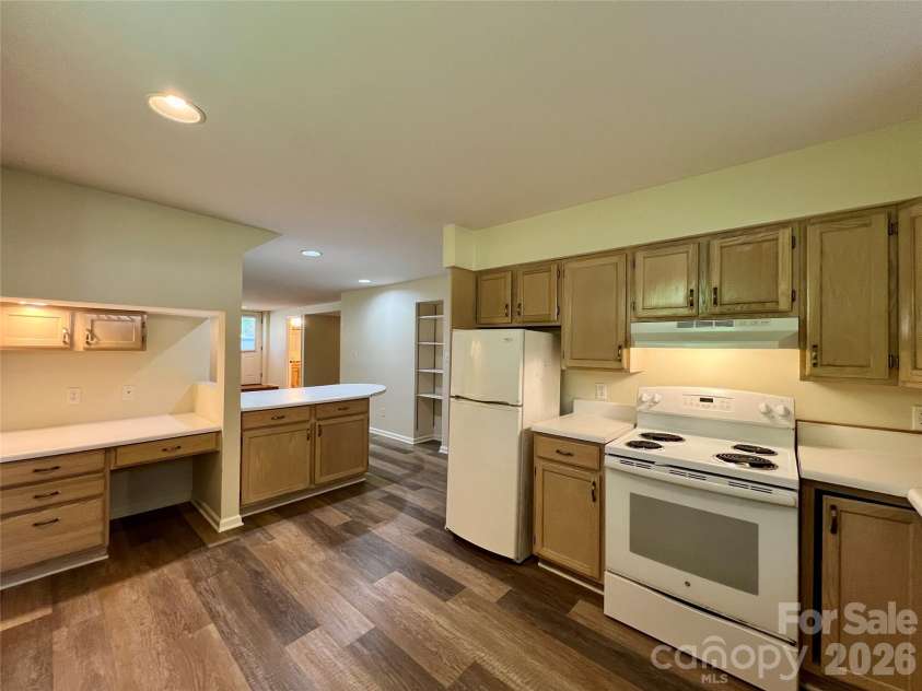 19 Saluda Street, Asheville, NC 28806.  MLS# CAR4405098, YatesRealty ID 40552. 