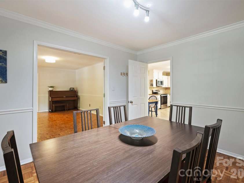 9301 Hinson Drive, Matthews, NC 28105.  MLS# CAR4405701, YatesRealty ID 40553. Dining room