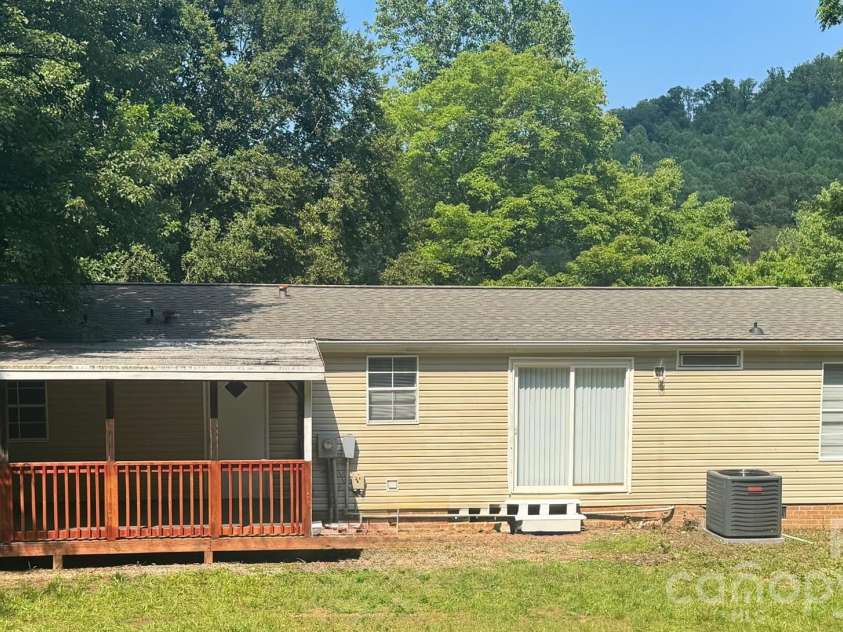 121 C & K Drive, Taylorsville, NC 28681.  MLS# CAR4360129, YatesRealty ID 40556. 