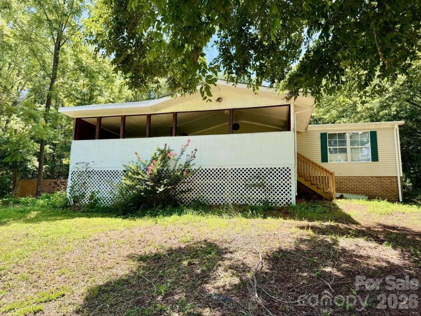 121 C & K Drive, Taylorsville, NC 28681.  MLS# CAR4360129, YatesRealty ID 40556. 
