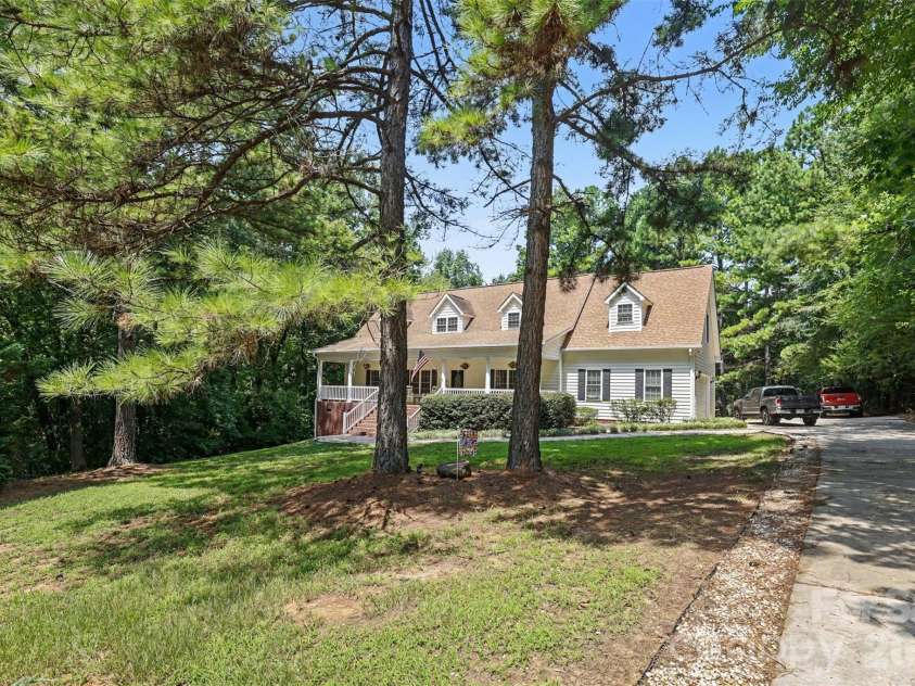 8401 Shelley Mullis Road, Fort Mill, SC 29707.  MLS# CAR4409649, YatesRealty ID 40557. 