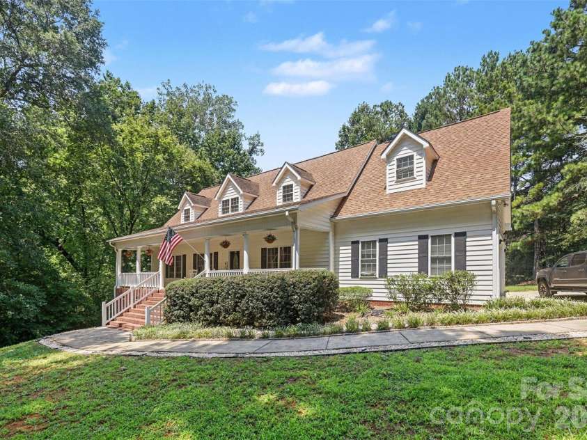 8401 Shelley Mullis Road, Fort Mill, SC 29707.  MLS# CAR4409649, YatesRealty ID 40557. 