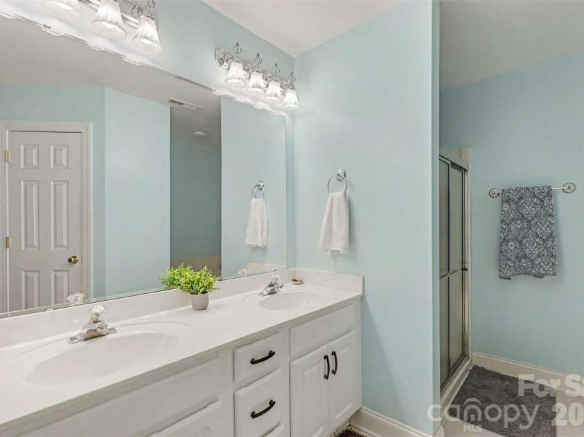 8401 Shelley Mullis Road, Fort Mill, SC 29707.  MLS# CAR4409649, YatesRealty ID 40557. 