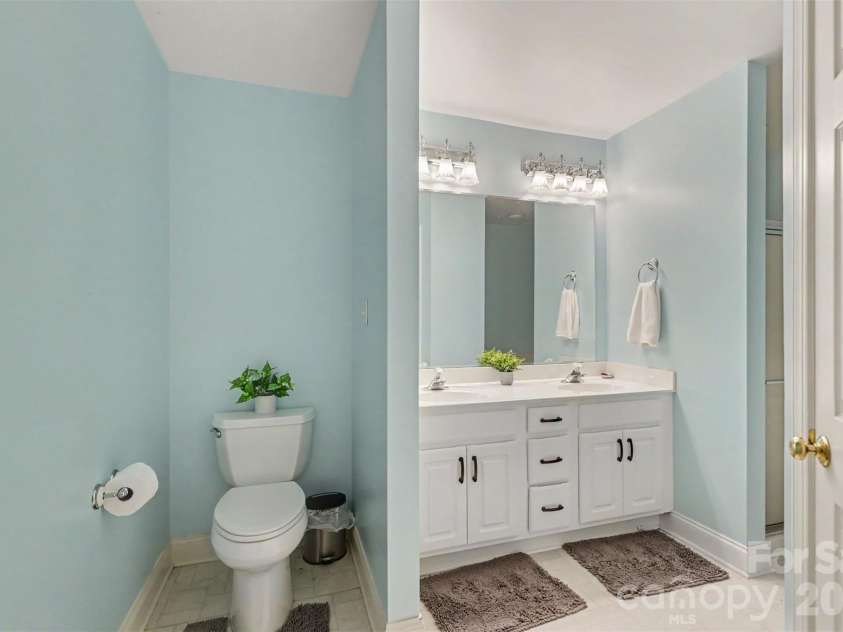 8401 Shelley Mullis Road, Fort Mill, SC 29707.  MLS# CAR4409649, YatesRealty ID 40557. 