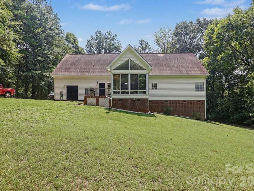 8401 Shelley Mullis Road, Fort Mill, SC 29707.  MLS# CAR4409649, YatesRealty ID 40557. 