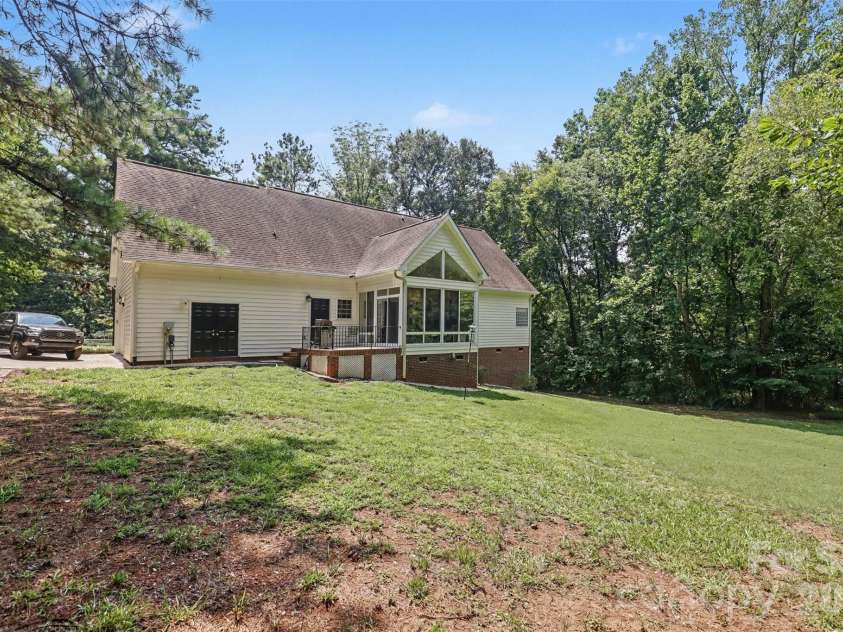 8401 Shelley Mullis Road, Fort Mill, SC 29707.  MLS# CAR4409649, YatesRealty ID 40557. 