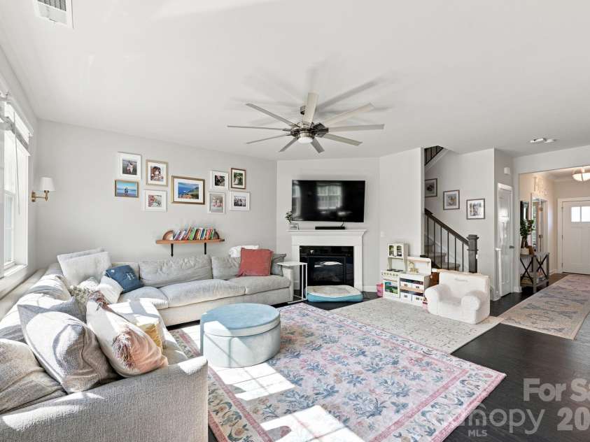 445 Hudson Place, Davidson, NC 28036.  MLS# CAR4407866, YatesRealty ID 40558. 