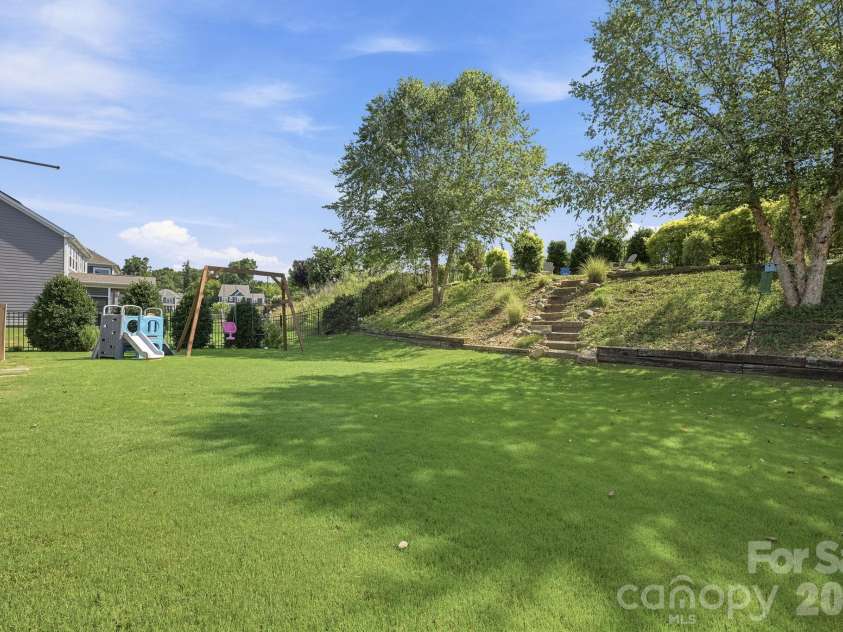 445 Hudson Place, Davidson, NC 28036.  MLS# CAR4407866, YatesRealty ID 40558. 