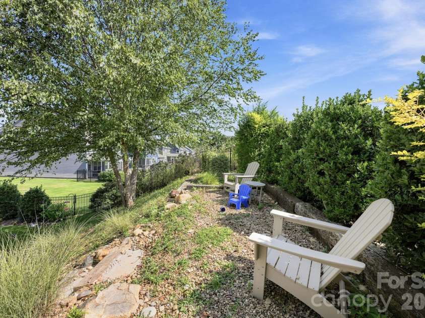 445 Hudson Place, Davidson, NC 28036.  MLS# CAR4407866, YatesRealty ID 40558. 