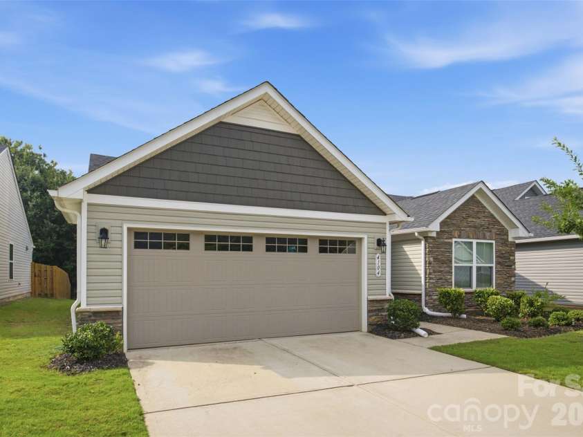 4104 Mackinnon Drive, Charlotte, NC 28214.  MLS# CAR4408194, YatesRealty ID 40559. 