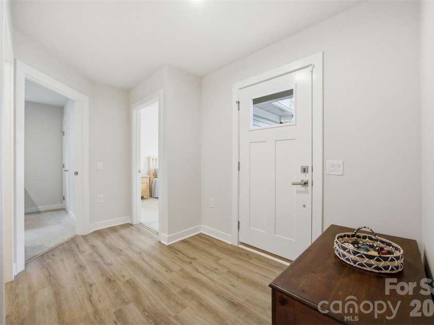 4104 Mackinnon Drive, Charlotte, NC 28214.  MLS# CAR4408194, YatesRealty ID 40559. 