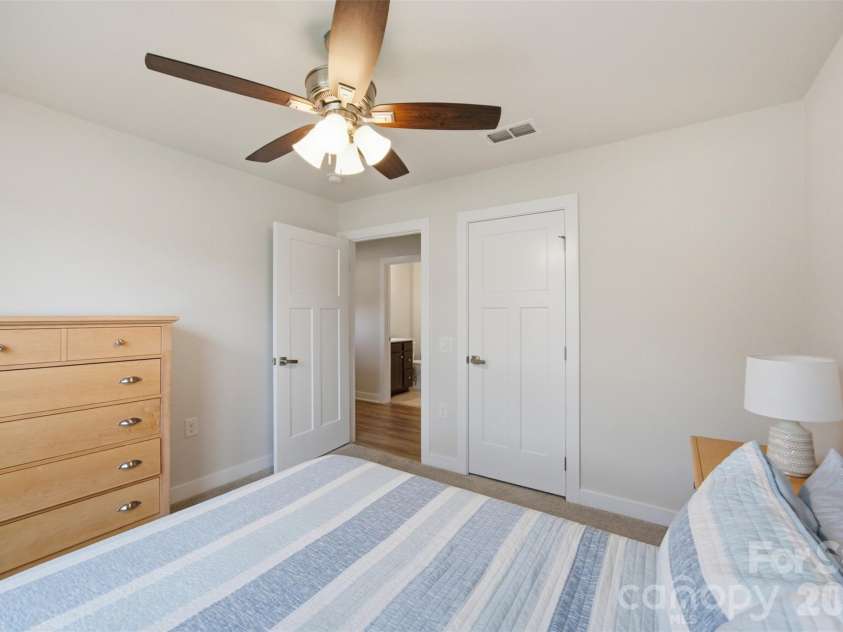 4104 Mackinnon Drive, Charlotte, NC 28214.  MLS# CAR4408194, YatesRealty ID 40559. 