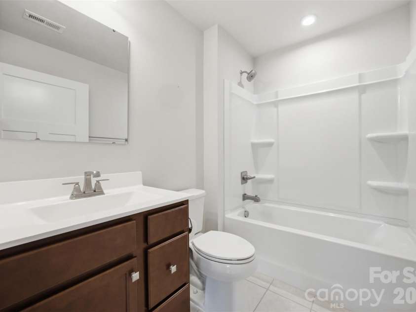 4104 Mackinnon Drive, Charlotte, NC 28214.  MLS# CAR4408194, YatesRealty ID 40559. 